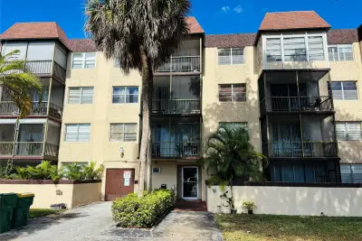 7300 NW 17th St #202, Plantation: photo 1 of 22