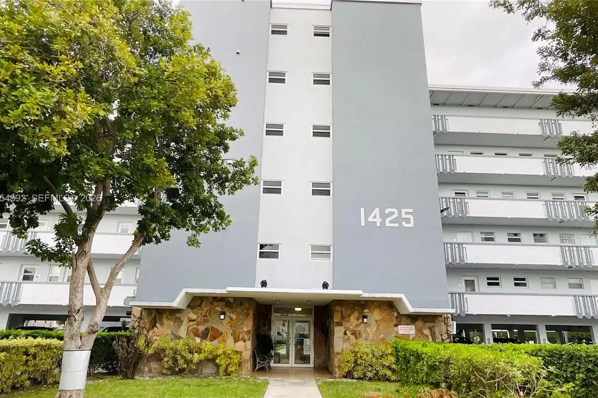 1425 Atlantic Shores Blvd #209, Hallandale Beach: photo 1 of 24