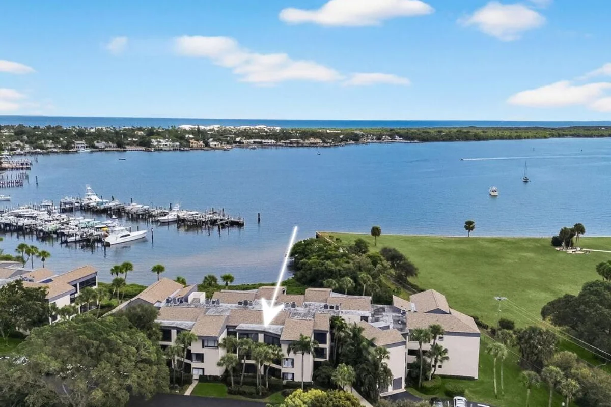 1660 Twelve Oaks Way #303, North Palm Beach: photo 1 of 21