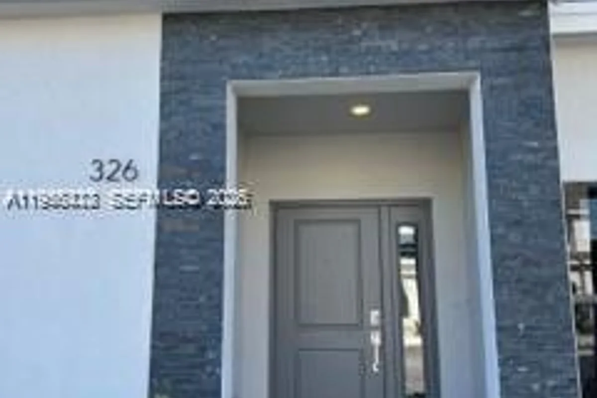 326 NE 1st Dr, Florida City: photo 1 of 1