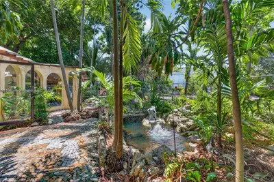 732 NW 43rd Ct, Oakland Park: photo 1 of 47