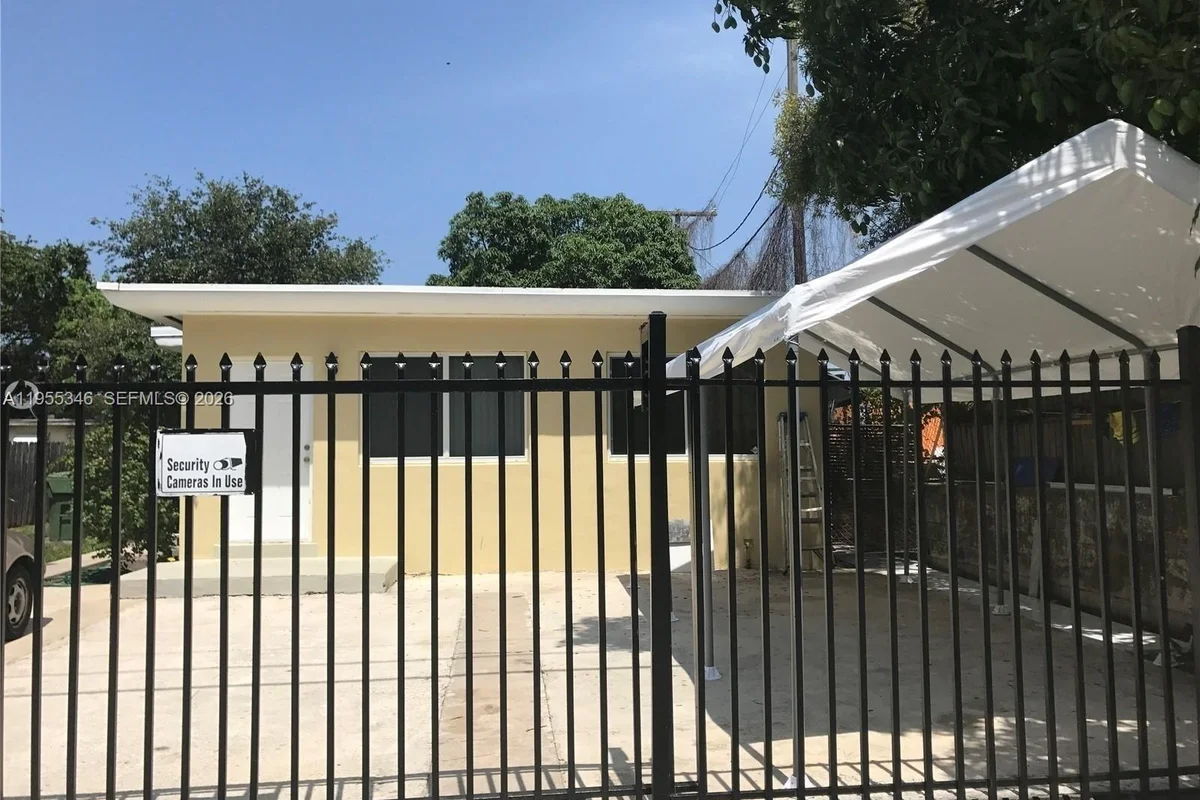 5411 NW 6th Ave, Miami: photo 1 of 5