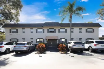 5661 SW 2nd Ct #101, Margate: photo 1 of 43