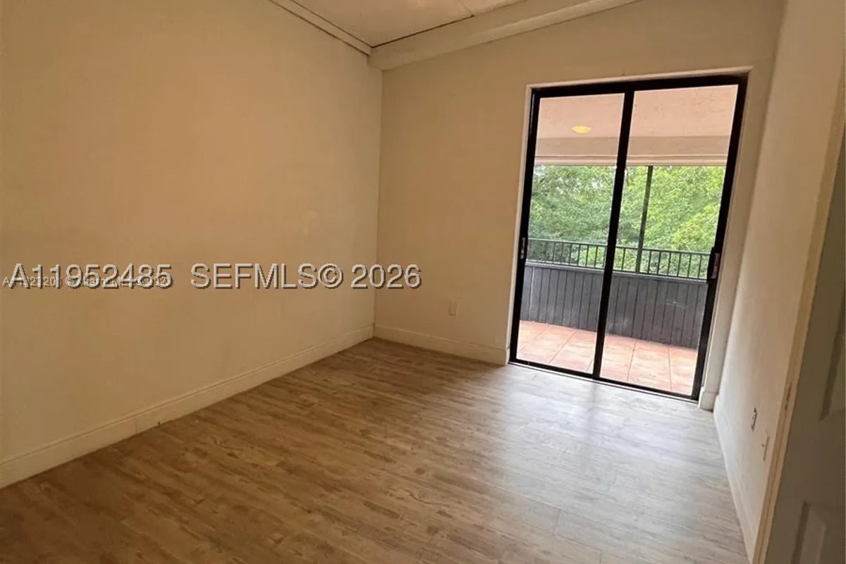16220 NW 2nd Ave #511, Miami: photo 1 of 17