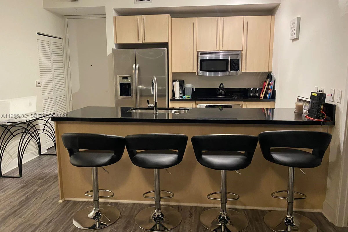 1111 SW 1st Ave #1422-N, Miami: photo 1 of 5