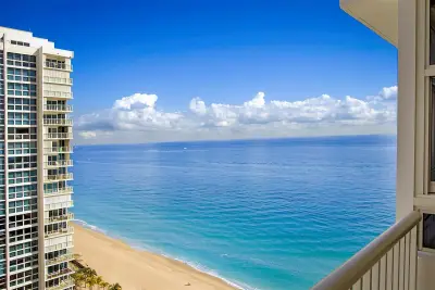 Condo in Pompano Beach: photo 1 of 27