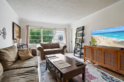 1516 S Lakeside Dr #207, Lake Worth Beach: photo 1 of 25