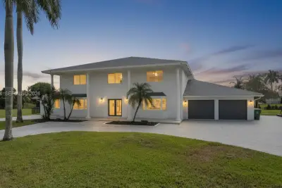 11824 SW 43rd Ct, Davie: photo 1 of 53