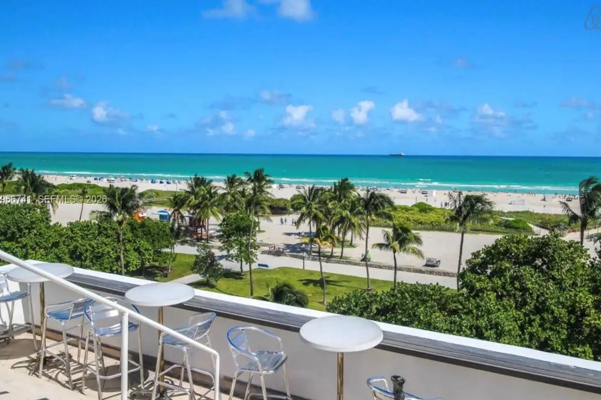 1036 Ocean Dr #B201, Miami Beach: photo 1 of 32