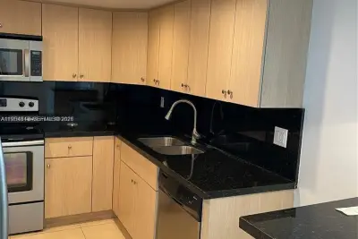 13155 Ixora Ct #901, North Miami: photo 1 of 20