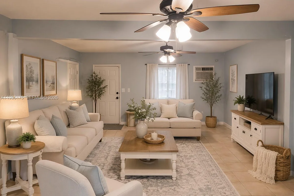 2828 SW 3rd St, Miami: photo 1 of 8