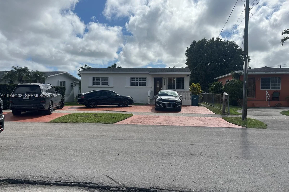 9026 SW 34 St, Miami: photo 1 of 9