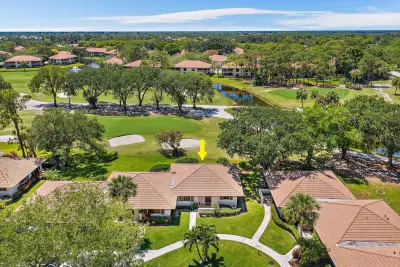 821 Club Dr, Palm Beach Gardens: photo 1 of 28