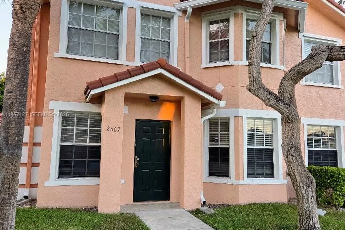 Condo in North Lauderdale: photo 1 of 28