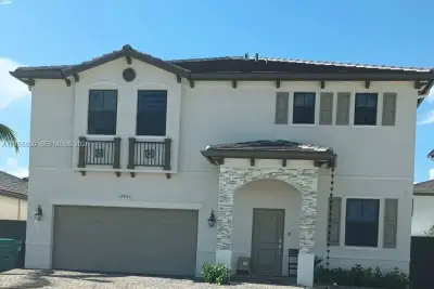12961 SW 230th St, Miami: photo 1 of 39