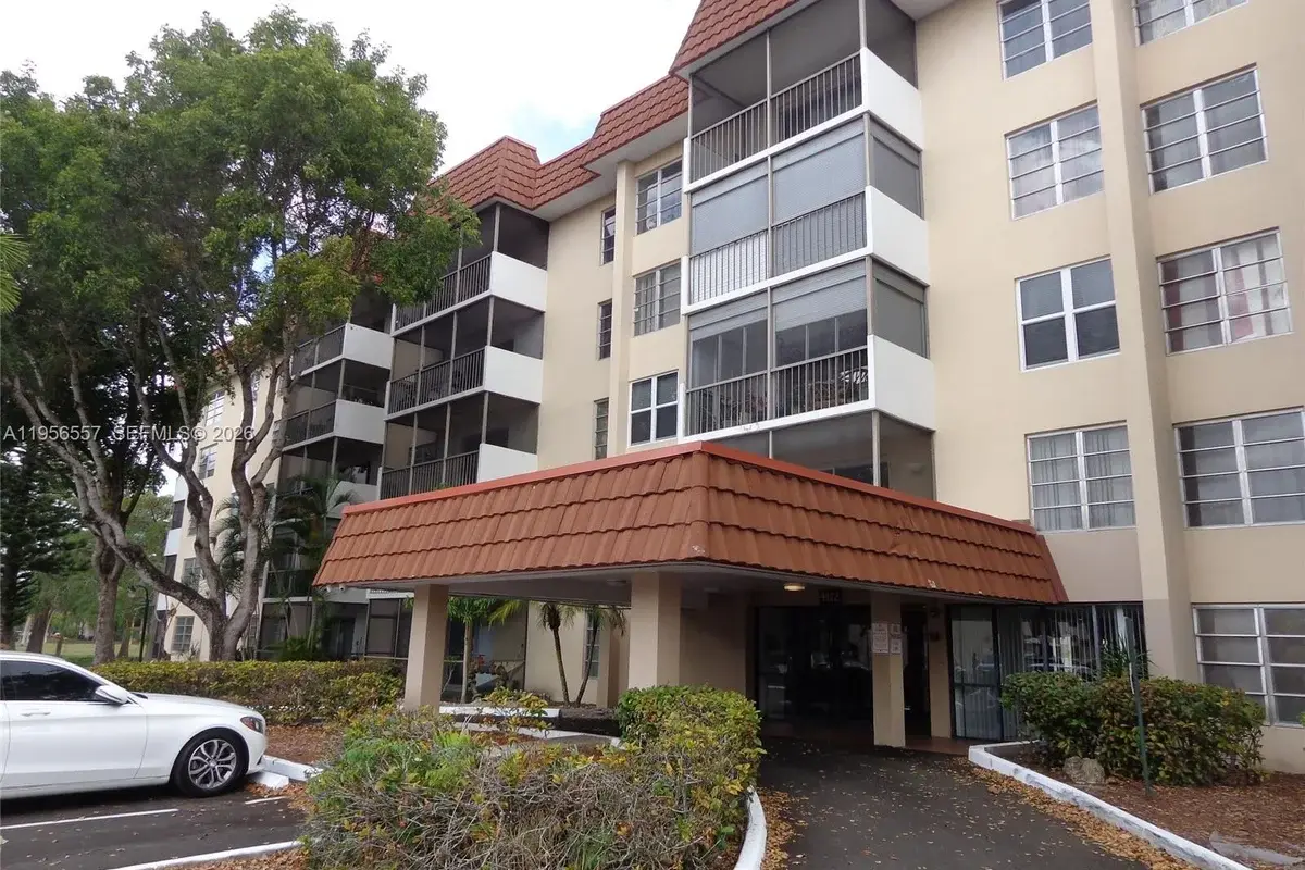 4172 Inverrary Dr #110, Lauderhill: photo 1 of 25