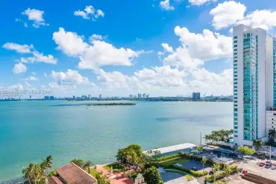 601 NE 27th St #1706, Miami: photo 1 of 10
