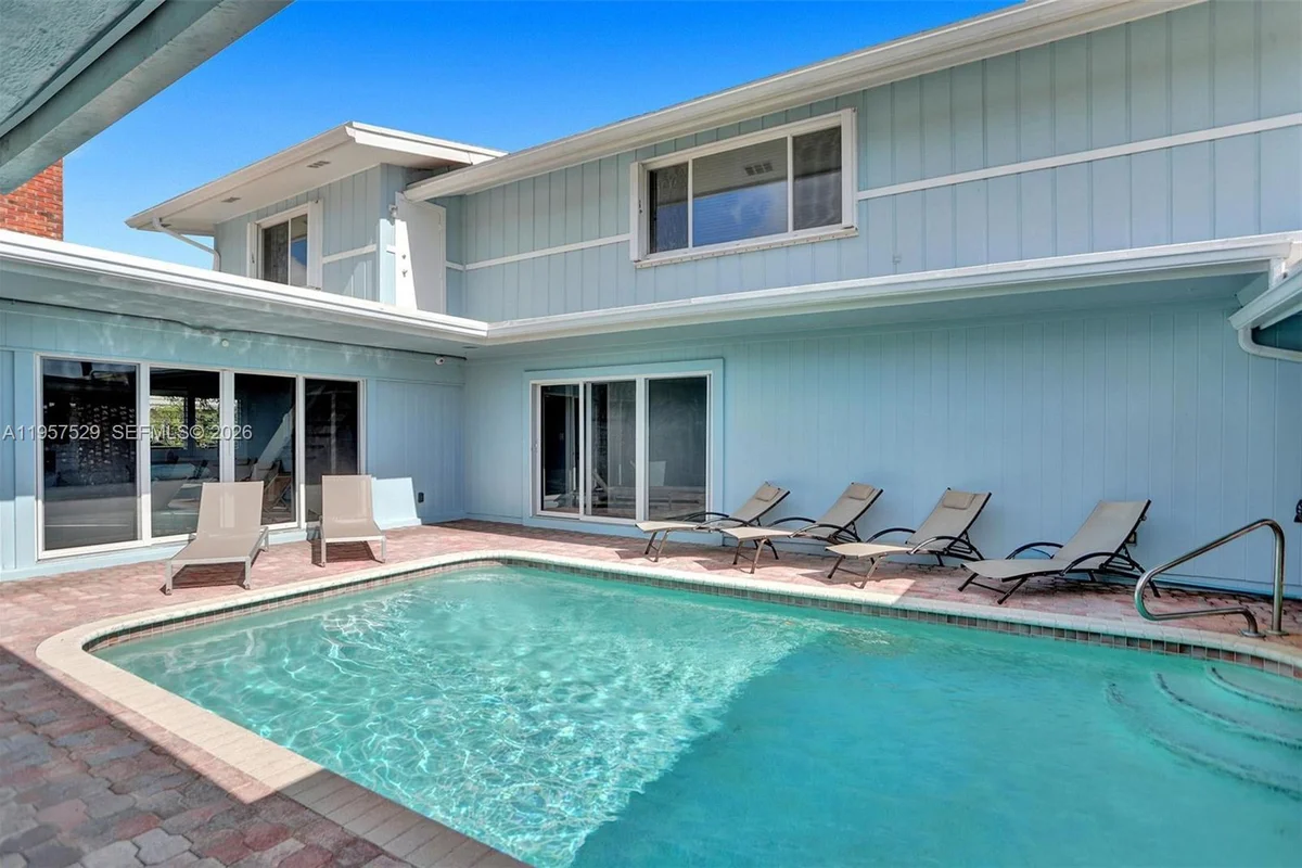 1341 SE 7th Ave, Pompano Beach: photo 1 of 61