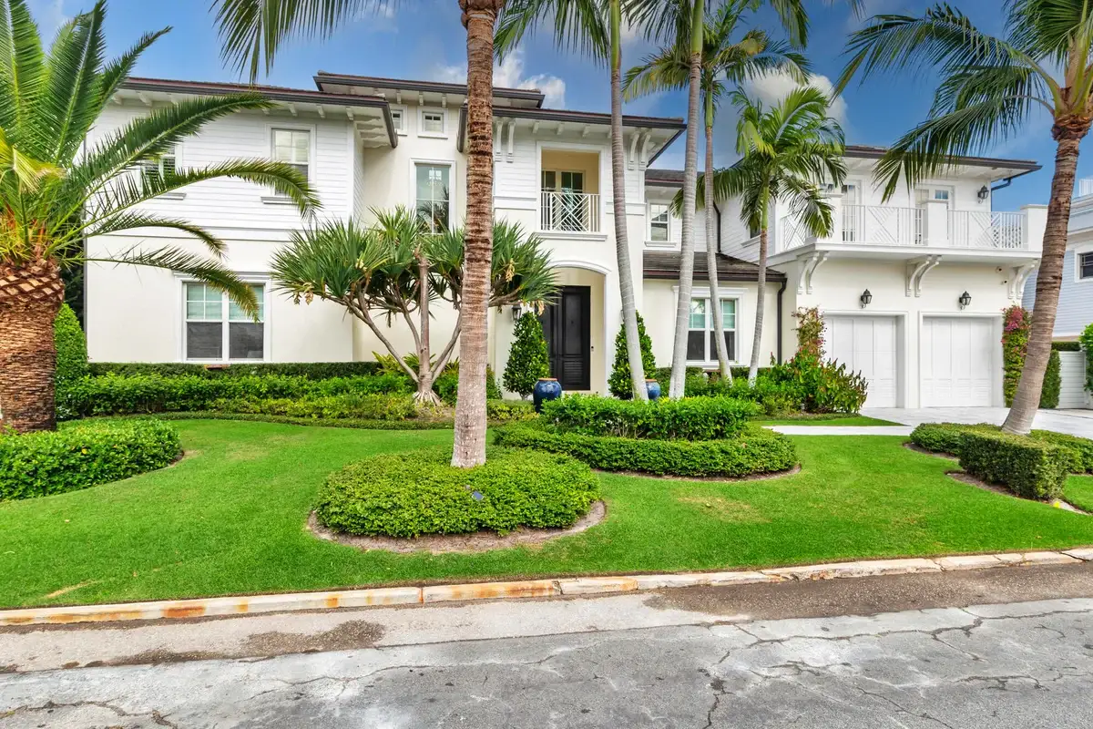 129 Santa Lucia Dr, West Palm Beach: photo 1 of 42
