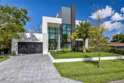 3205 Leigh Rd, Pompano Beach: photo 1 of 40
