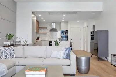 2301 Collins Ave #1633, Miami Beach: photo 1 of 15