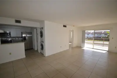 15201 SW 80th St #207, Miami: photo 1 of 19