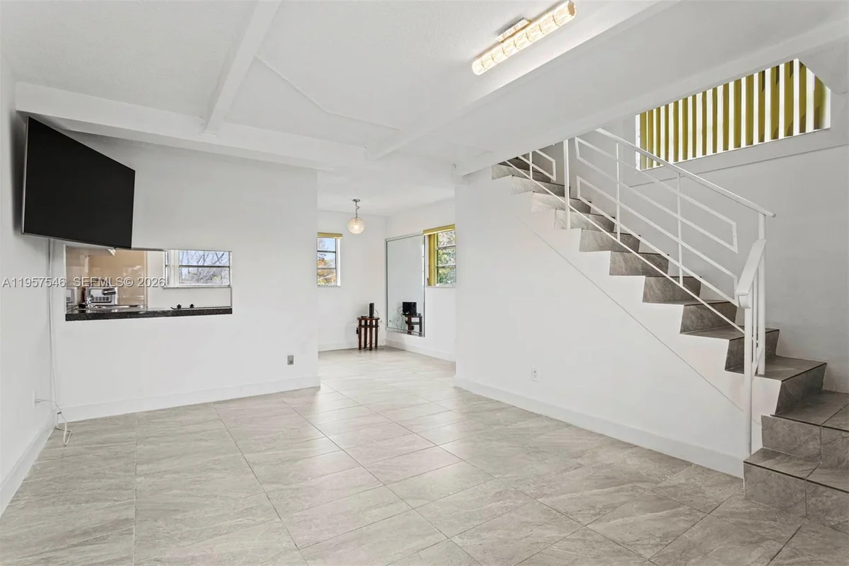1220 SW 5th St #21, Miami: photo 1 of 15
