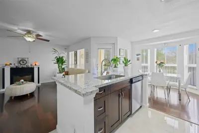 777 Riverside Dr #1521, Coral Springs: photo 1 of 25