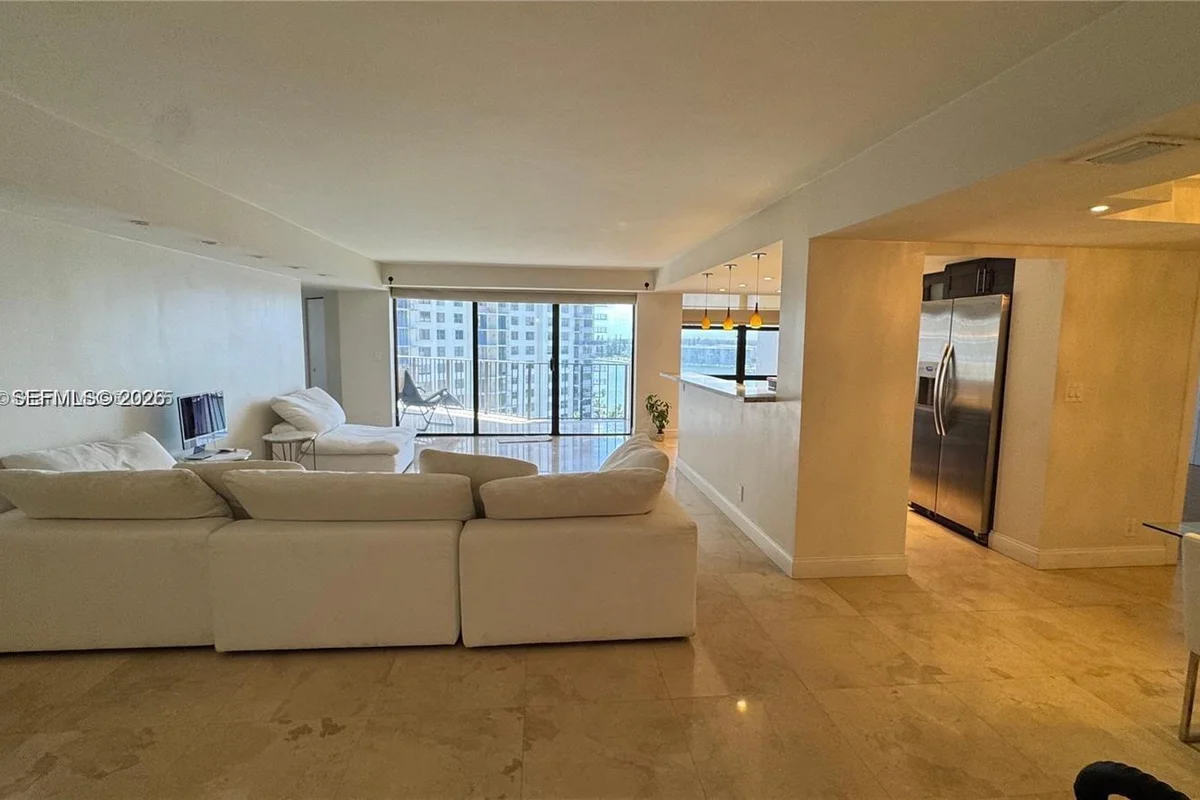 18181 NE 31st Ct #1009, Aventura: photo 1 of 11
