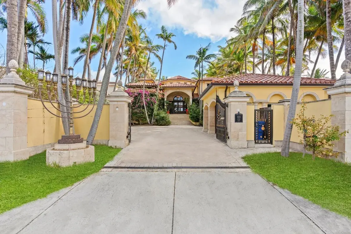 555 Ocean Blvd, Golden Beach: photo 1 of 26