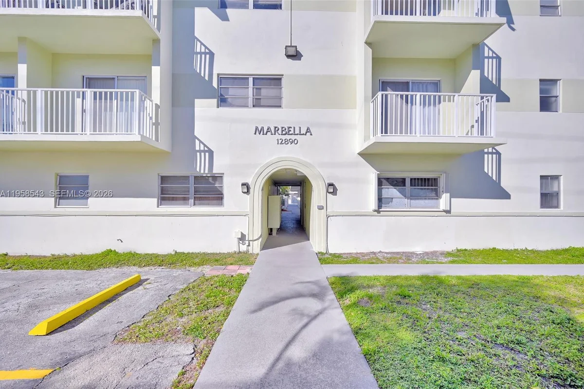 12890 NE 8th Ave #208, North Miami: photo 1 of 20