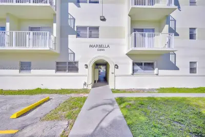 12890 NE 8th Ave #208, North Miami: photo 1 of 20