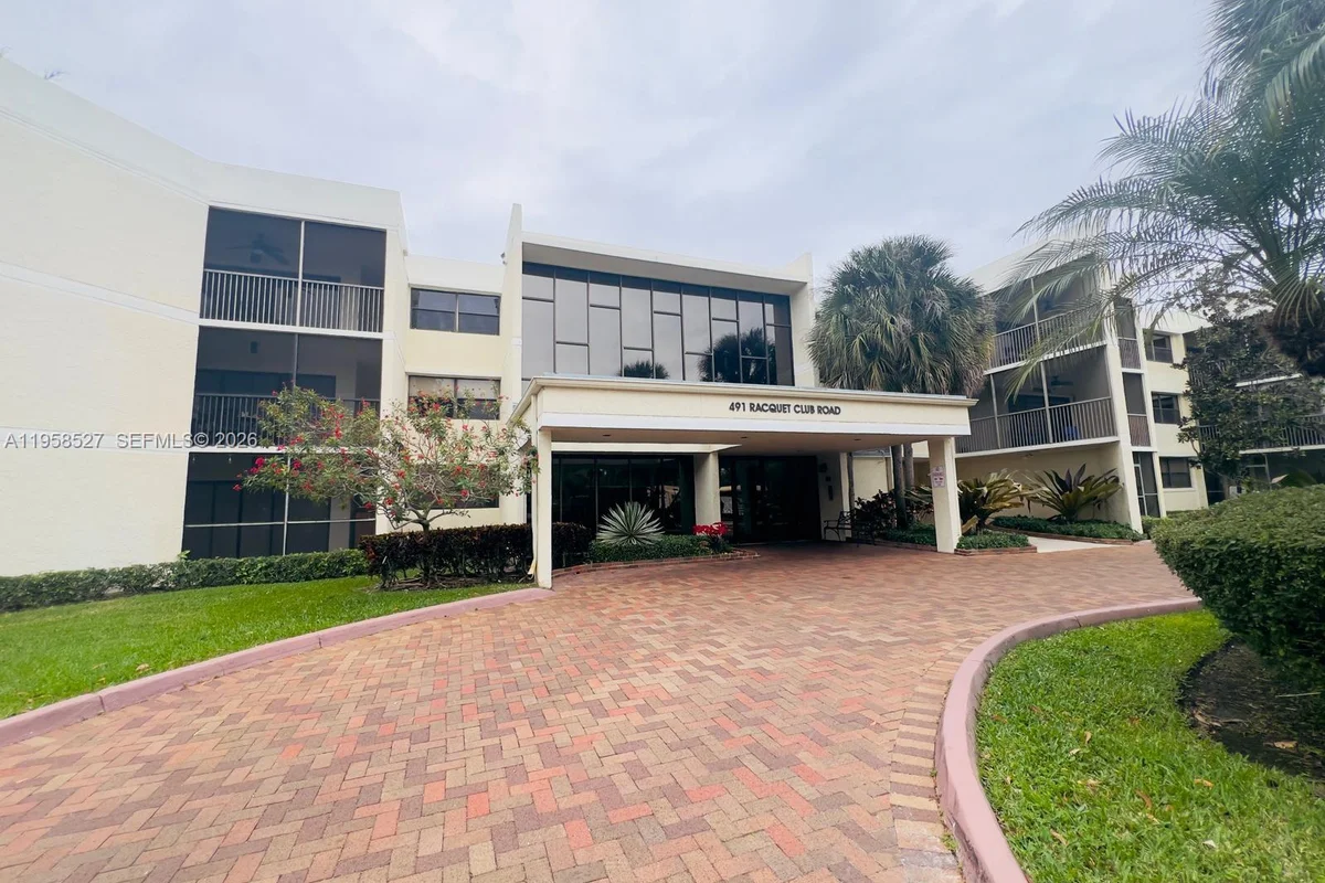 491 Racquet Club Rd #211, Weston: photo 1 of 10