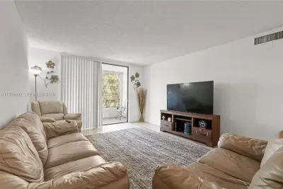 1800 SW 81st Ave #1309, North Lauderdale: photo 1 of 27