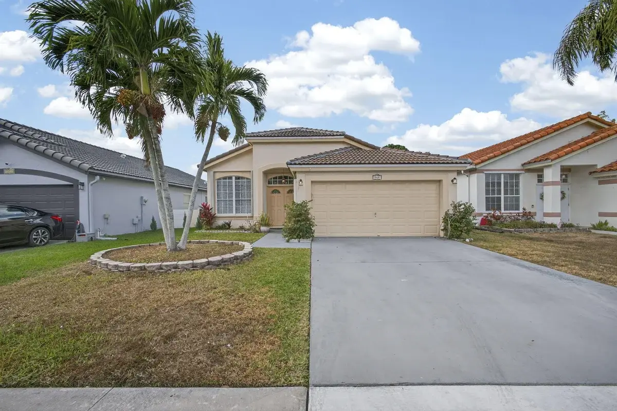 765 Lake Wellington Dr, Wellington: photo 1 of 53