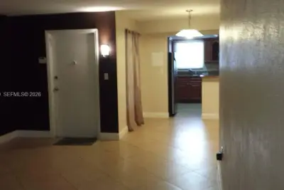 7368 SW 82nd St #E113, Miami: photo 1 of 12