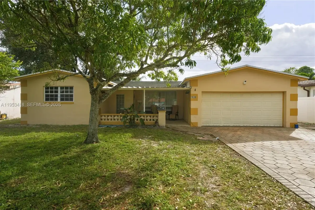 7630 Embassy Blvd, Miramar: photo 1 of 16