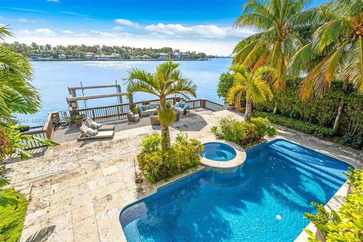 1398 Bay Dr, Miami Beach: photo 1 of 37