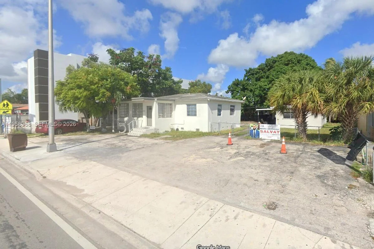 309 E 49th St, Hialeah: photo 1 of 2