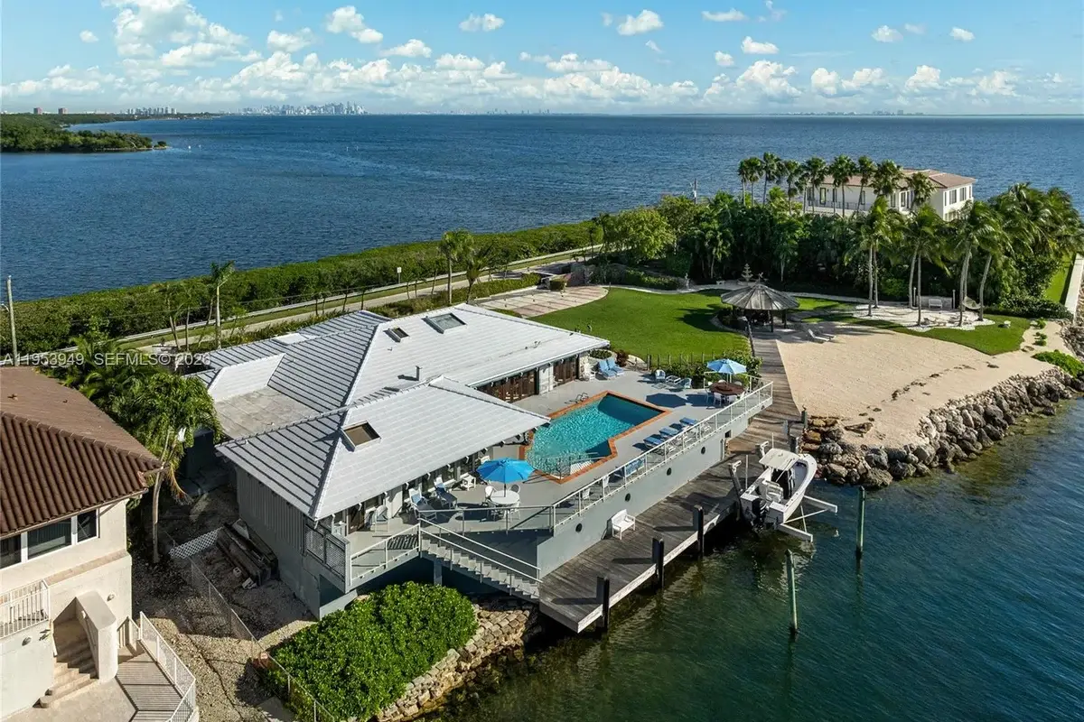 720 Lugo Ave, Coral Gables: photo 1 of 73