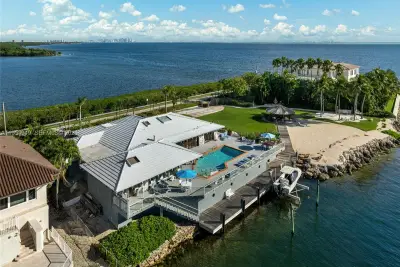 720 Lugo Ave, Coral Gables: photo 1 of 73