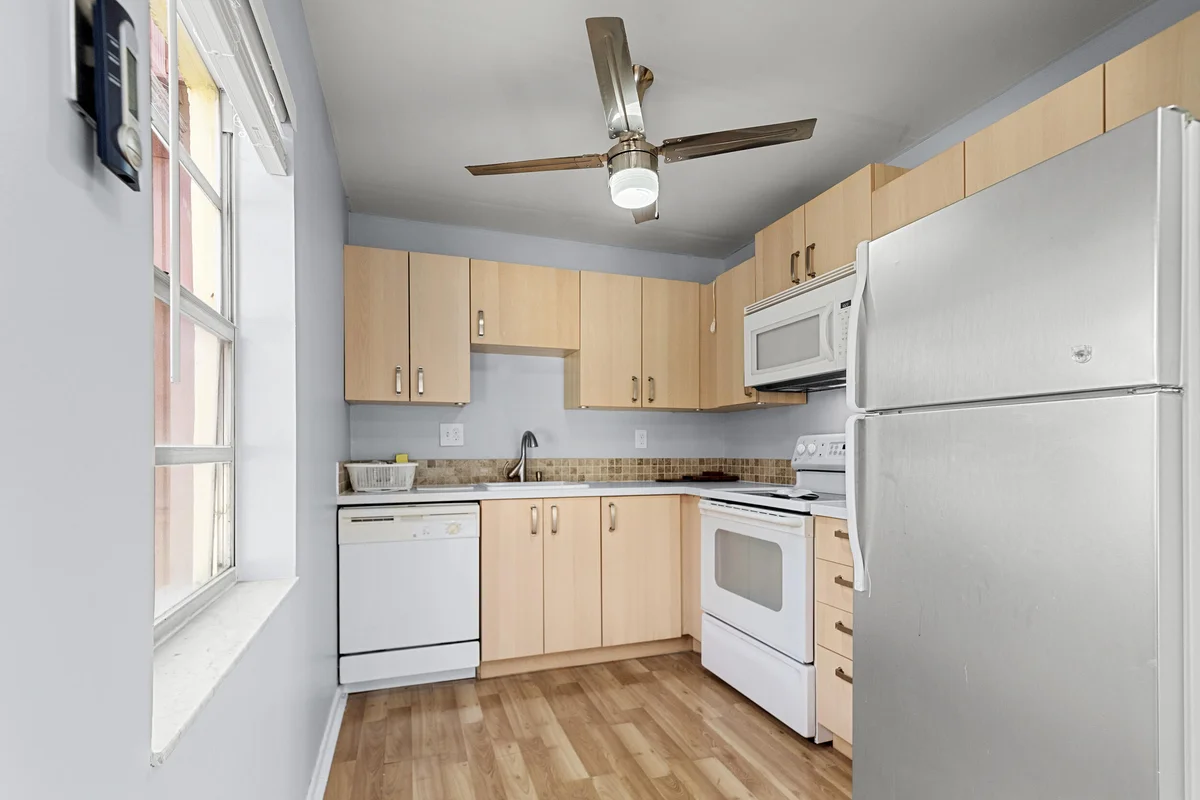 605 Flanders M, Delray Beach: photo 1 of 48