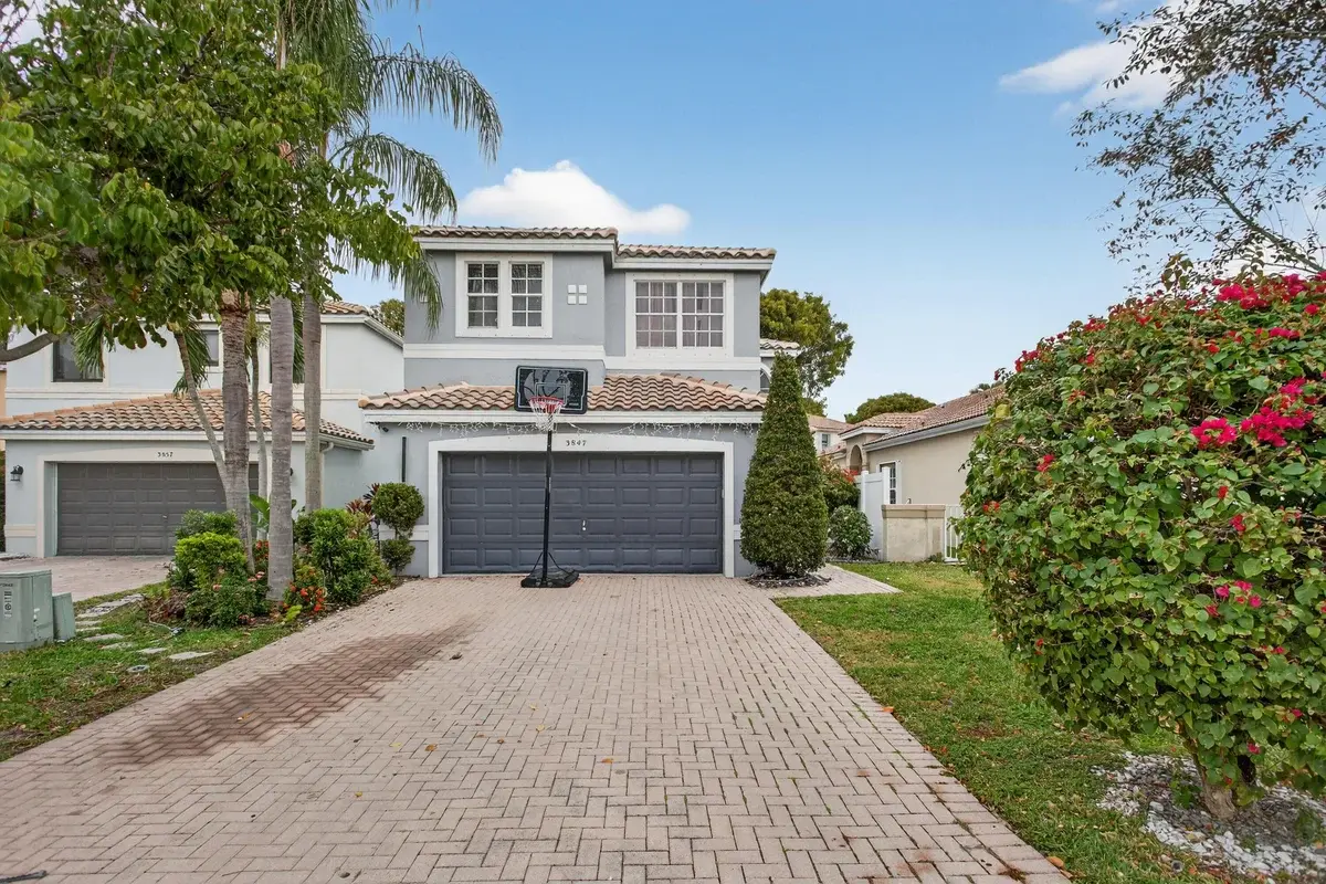 3847 NW 62nd St, Coconut Creek: photo 1 of 37