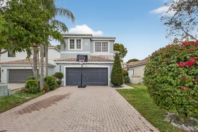 3847 NW 62nd St, Coconut Creek: photo 1 of 37