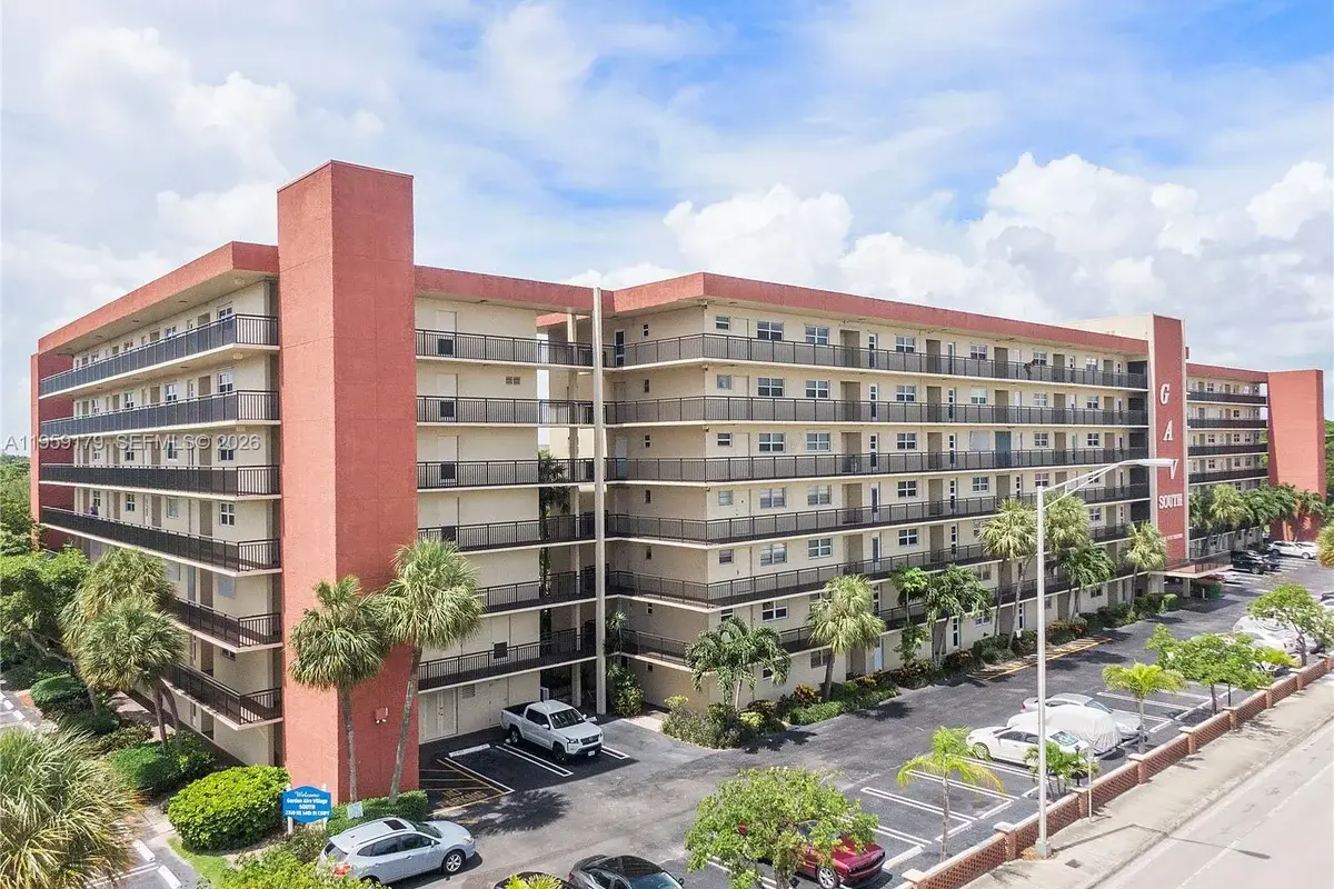 2350 NE 14th St Cswy #507, Pompano Beach: photo 1 of 37