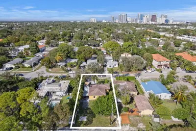 516 SW 17th St, Fort Lauderdale: photo 1 of 24