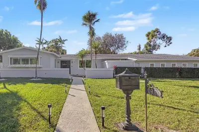 7950 SW 161st St, Palmetto Bay: photo 1 of 23
