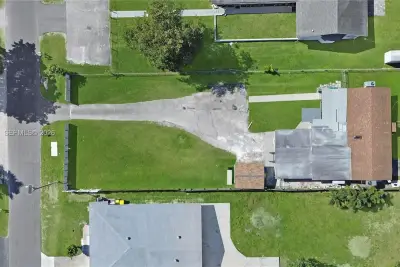 4133 SW 52nd St, Dania Beach: photo 1 of 29
