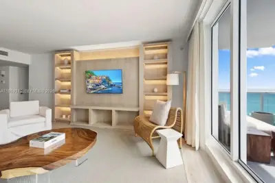 102 24th St #1206, Miami Beach: photo 1 of 20
