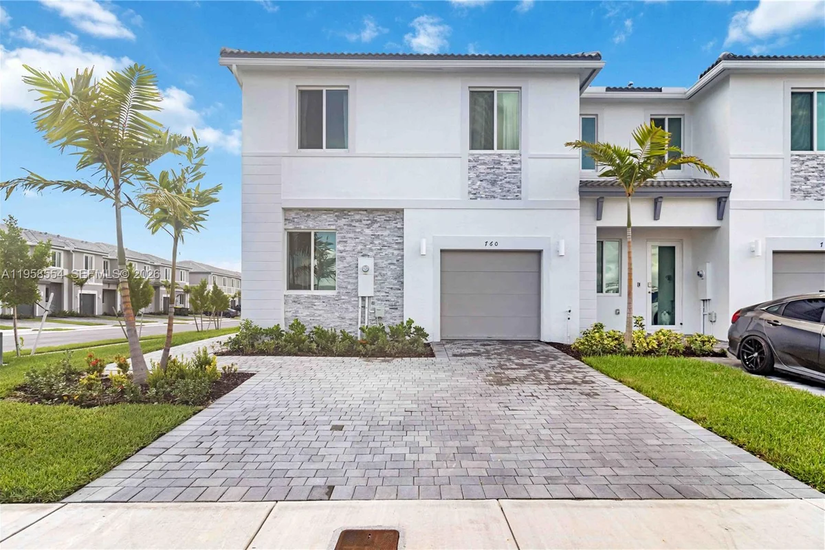 760 SE 13th Ct, Homestead: photo 1 of 41